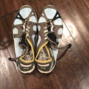 Salomon water shoes size 8 1/2